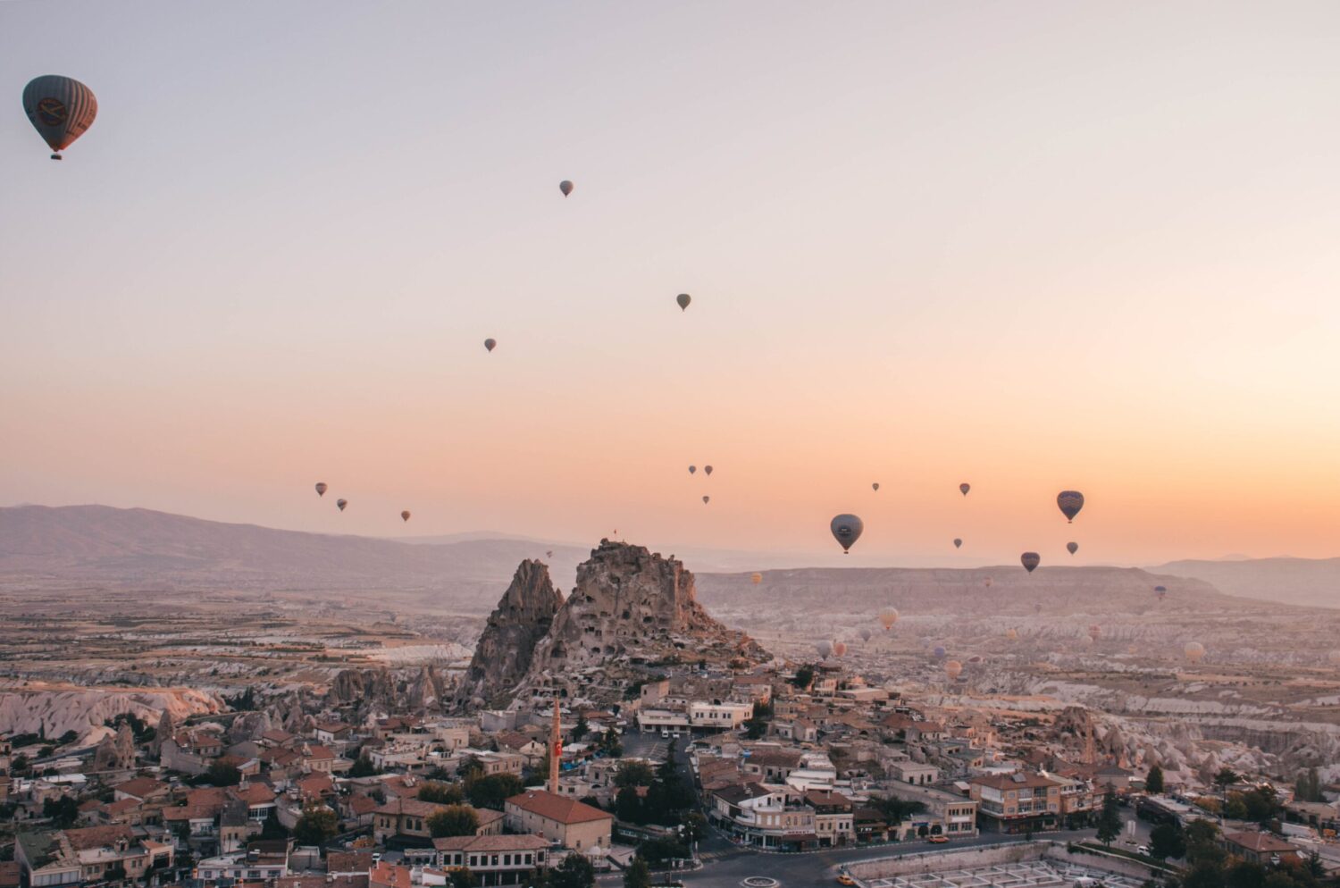 Vuelo en Globo al amanecer en Capadocia, Göreme. Turquía